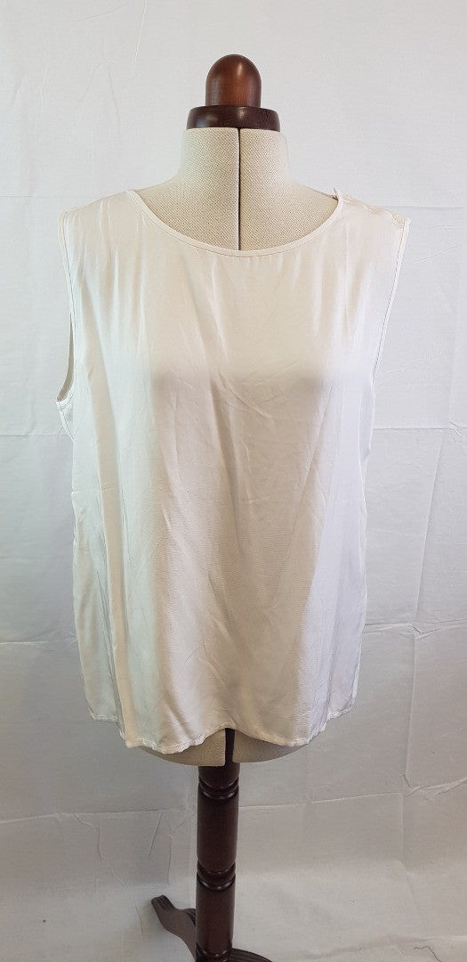 Banana Republic Ivory Vest Top Size L BNWT