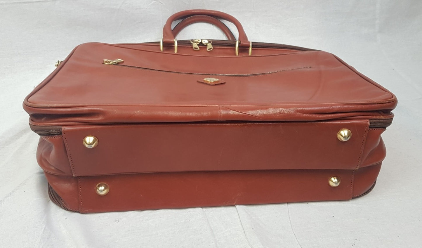 i santi Vintage Leather Travel Bag/Suitcase inc. Original Dust cover VGC