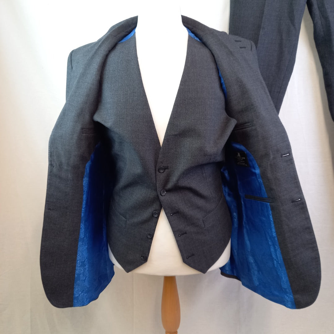 BARRINGTON AYRE Gents 3 Piece Charcoal Suit-Bespoke Paisley Blue Lining-W36 L34