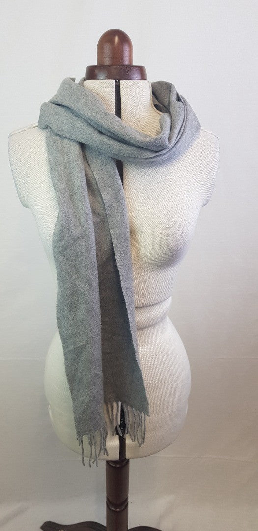 Lochmere 100% Cashmere Scarf in Grey VGC