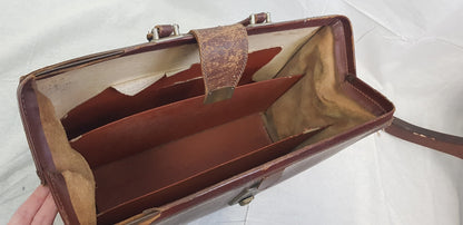 Vintage, Medium Size,  Brown Leather Brief Case GC