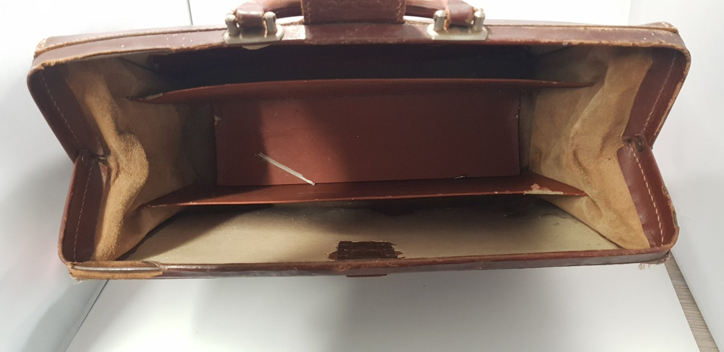 Vintage, Medium Size,  Brown Leather Brief Case GC