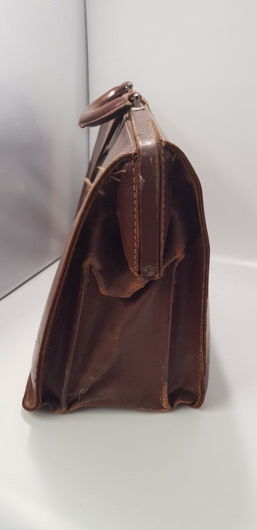 Vintage, Medium Size,  Brown Leather Brief Case GC