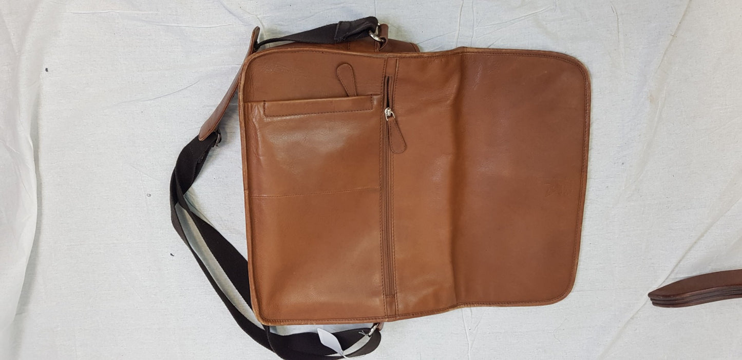 Vintage. Osprey Leather Mailman Shoulder/Cross Body Bag VGC