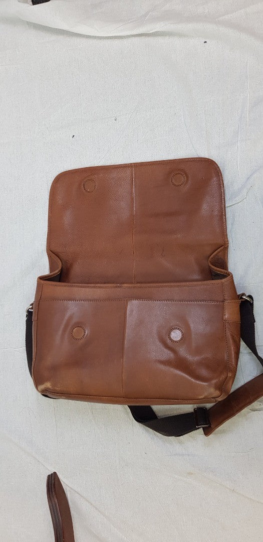 Vintage. Osprey Leather Mailman Shoulder/Cross Body Bag VGC