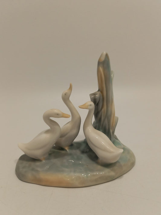 Nao by Lladro Three Geese / Ducks China Figurine Ornament Vintage 5" x 4.5"