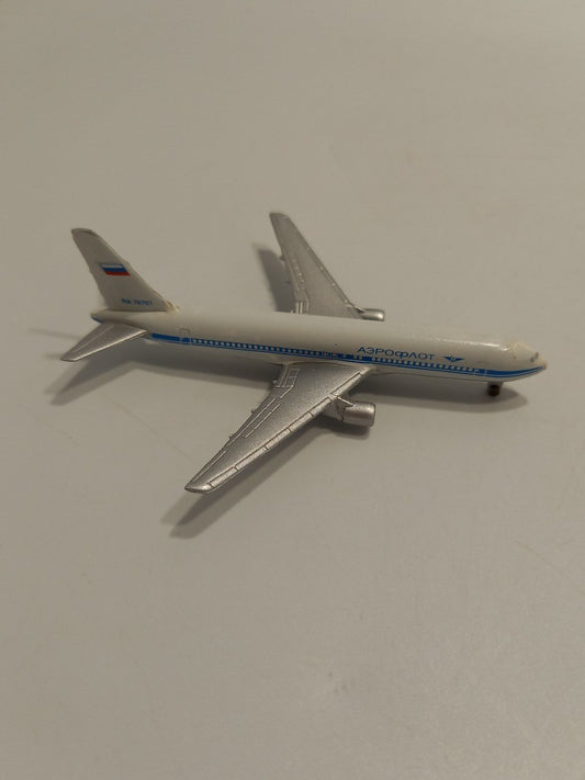 Vintage Schabak 927 Aeroflot 767-300 RA 76701 Miniature Model 1:600