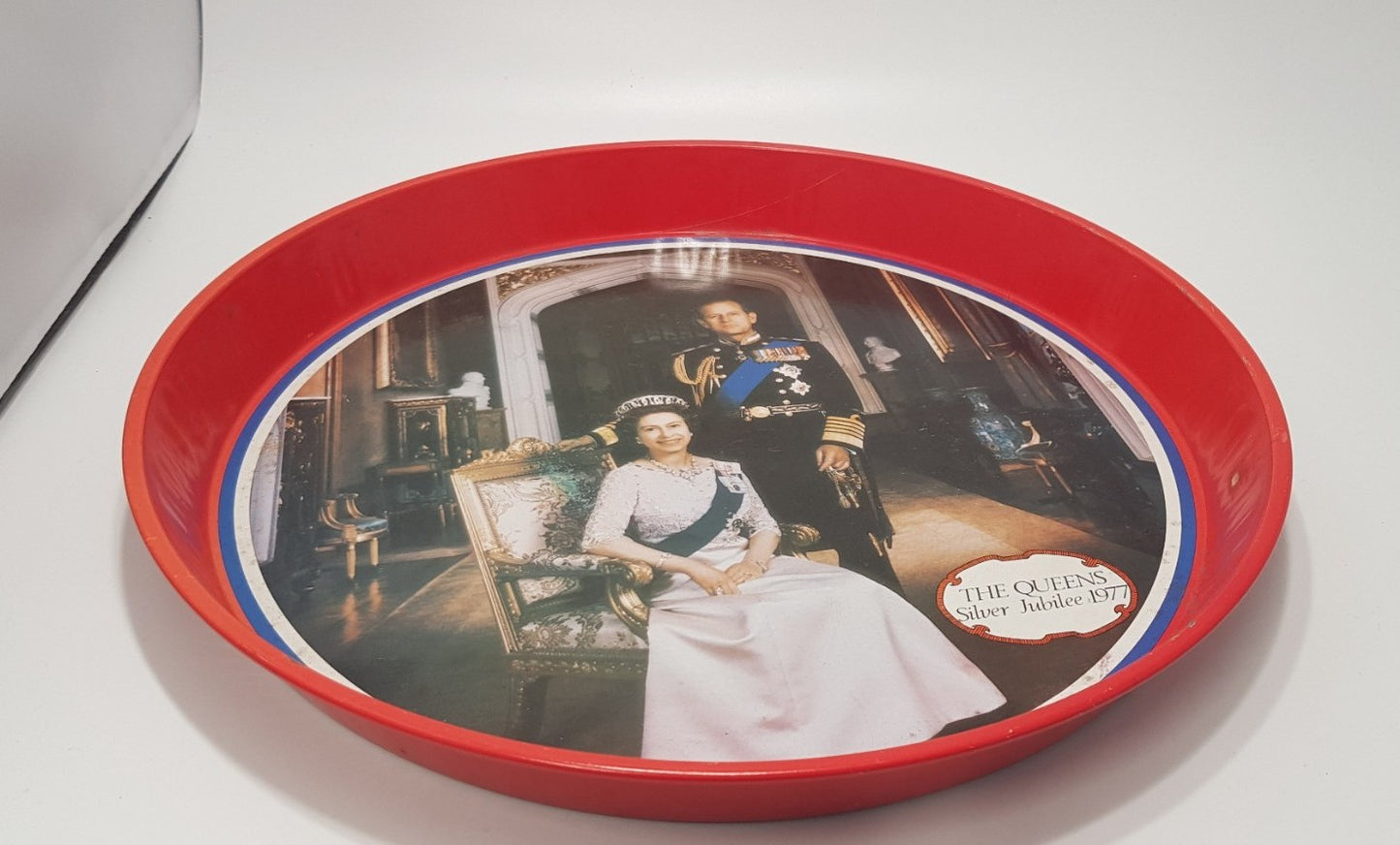 Vintage. Queen Elizabeth Silver Jubilee 1977 Metal Tray VGC