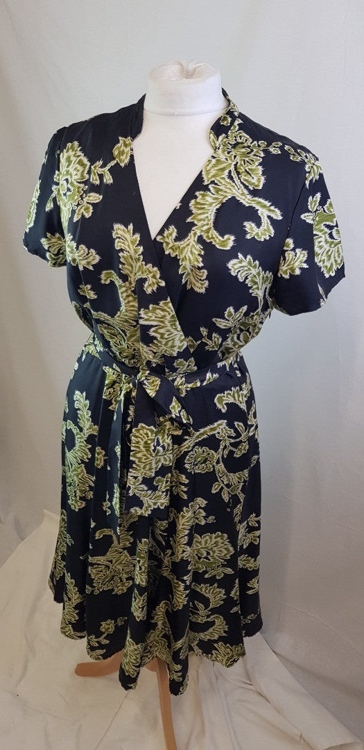 East 100% Silk Black & Green Belted Summer Dress Size 14 GC