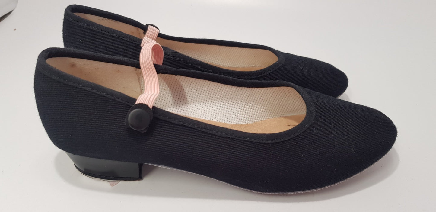 Katz Childs Black & Pink Dance Shoes/Slippers in Size 3 with a Low Heel GC