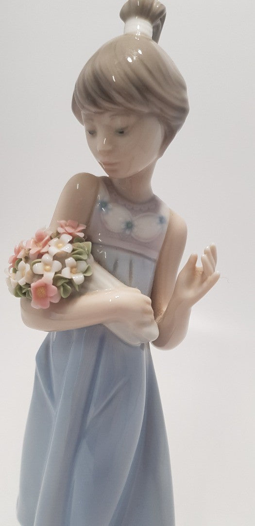 1989 Lladro "Spring Token" Figure 5604 Retired 2005 - Excellent Condition