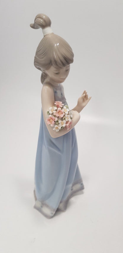 1989 Lladro "Spring Token" Figure 5604 Retired 2005 - Excellent Condition