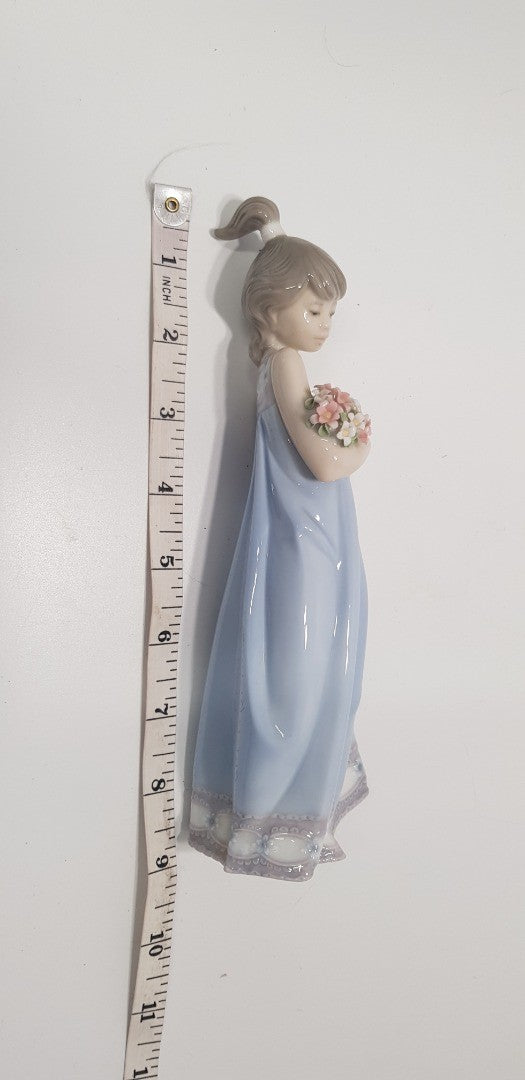 1989 Lladro "Spring Token" Figure 5604 Retired 2005 - Excellent Condition