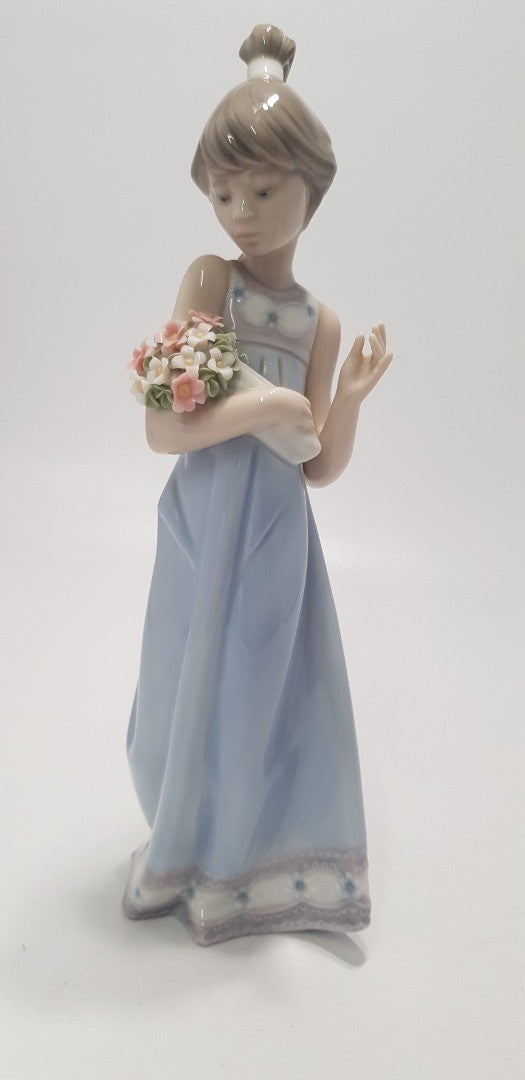 1989 Lladro "Spring Token" Figure 5604 Retired 2005 - Excellent Condition