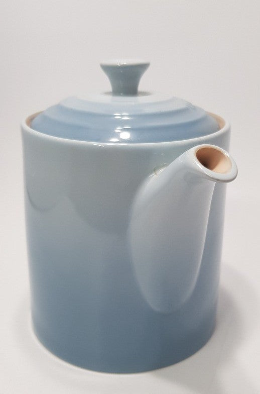 Le Creuset Sky Blue Medium Size Tea Pot 1.3L/1.4QT Nearly New