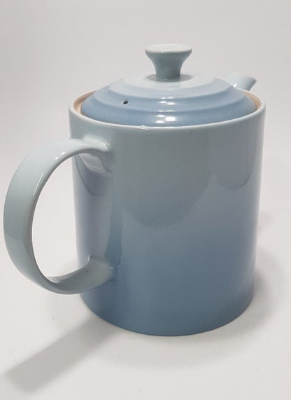 Le Creuset Sky Blue Medium Size Tea Pot 1.3L/1.4QT Nearly New