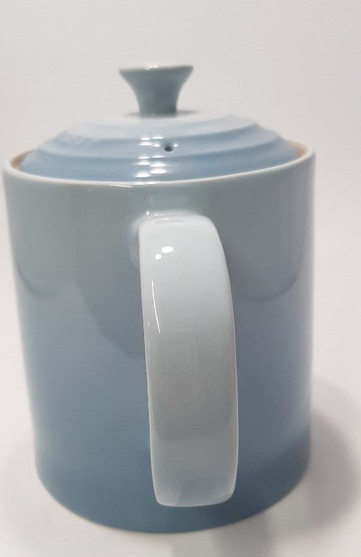 Le Creuset Sky Blue Medium Size Tea Pot 1.3L/1.4QT Nearly New