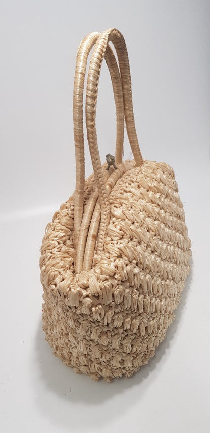 Vintage. Medium Size Woven Straw Bag  GC