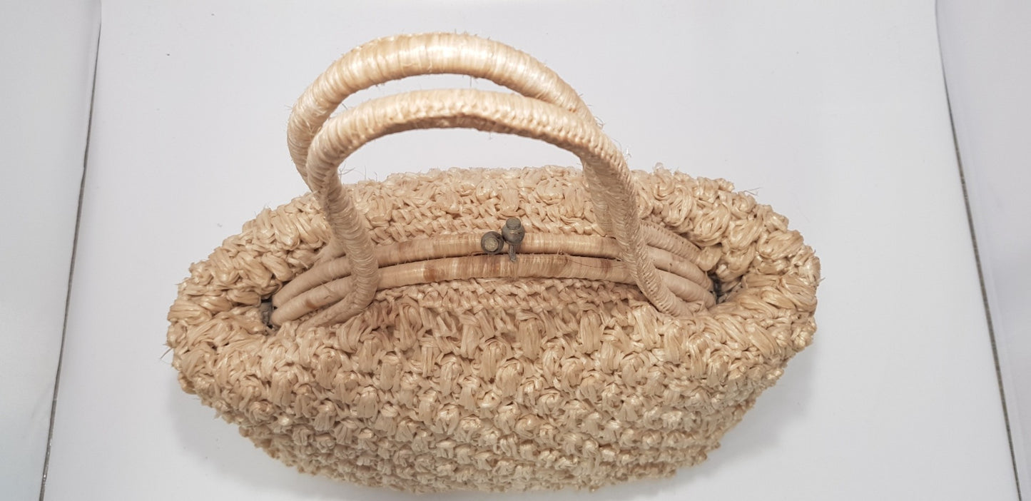 Vintage. Medium Size Woven Straw Bag  GC