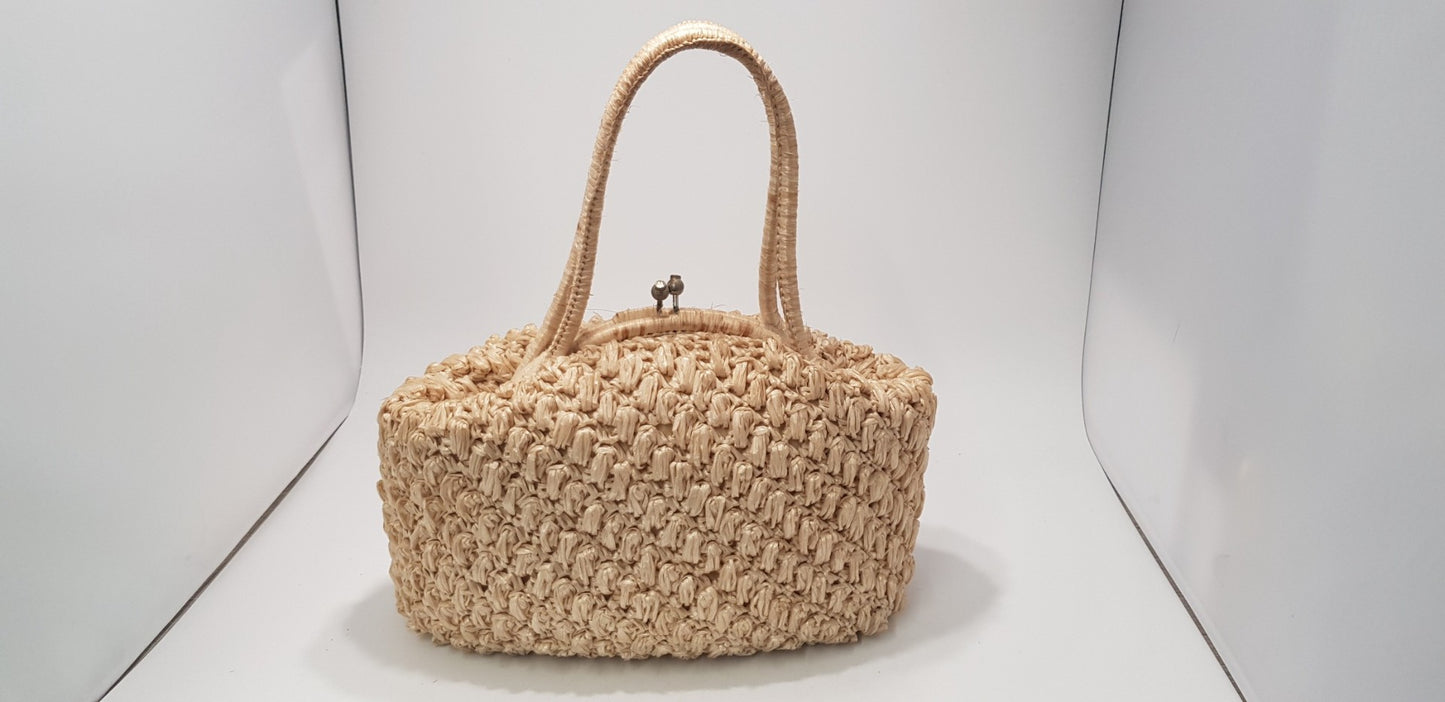 Vintage. Medium Size Woven Straw Bag  GC