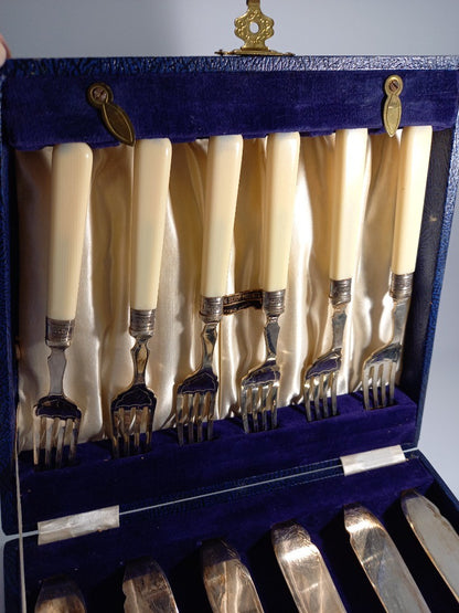 E.P.N.S. Cutlery Set Silver, Plate 12 Piece Fish Forks in Box