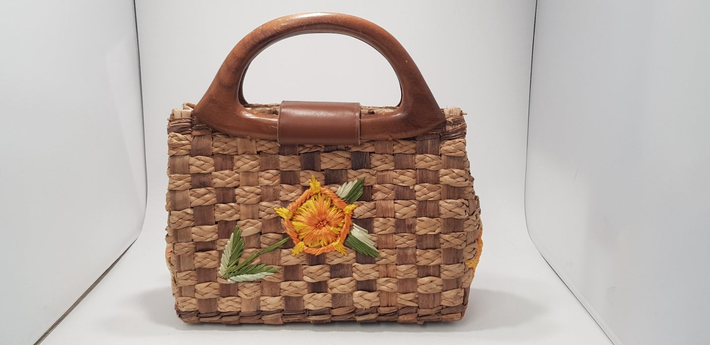 Whidly Straw & Wooden Handled Bag with Flowers. Vintage VGC
