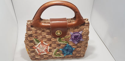 Whidly Straw & Wooden Handled Bag with Flowers. Vintage VGC