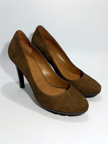 Lola Cruz Shoes High Heels, Women's Size 5, Brown Suede 'Marino' Heeled Court