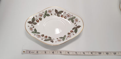 Wedgwood Strawberry Hill Serving Platter & Gravy Boat VGC