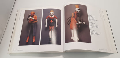 500 Figures in Clay: Ceramic Artists Celebrate the Human Form: Paperback VGC