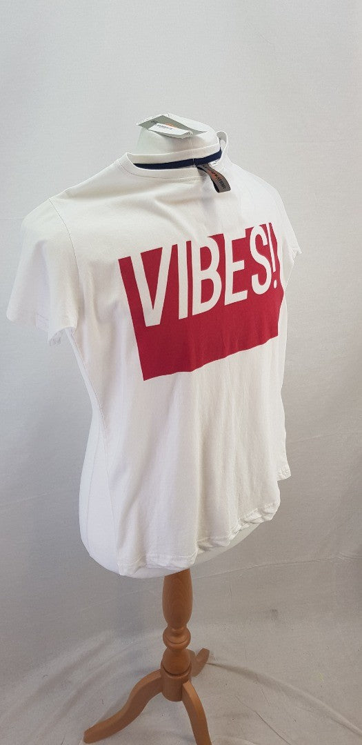 Urban Outlaws White Vibes T-Shirt Size 13-14yrs BNWT