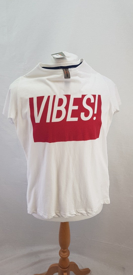 Urban Outlaws White Vibes T-Shirt Size 13-14yrs BNWT