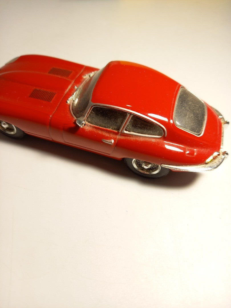 Atlas Editions Jaguar E-Type, 1:43 Red Model Car with Box