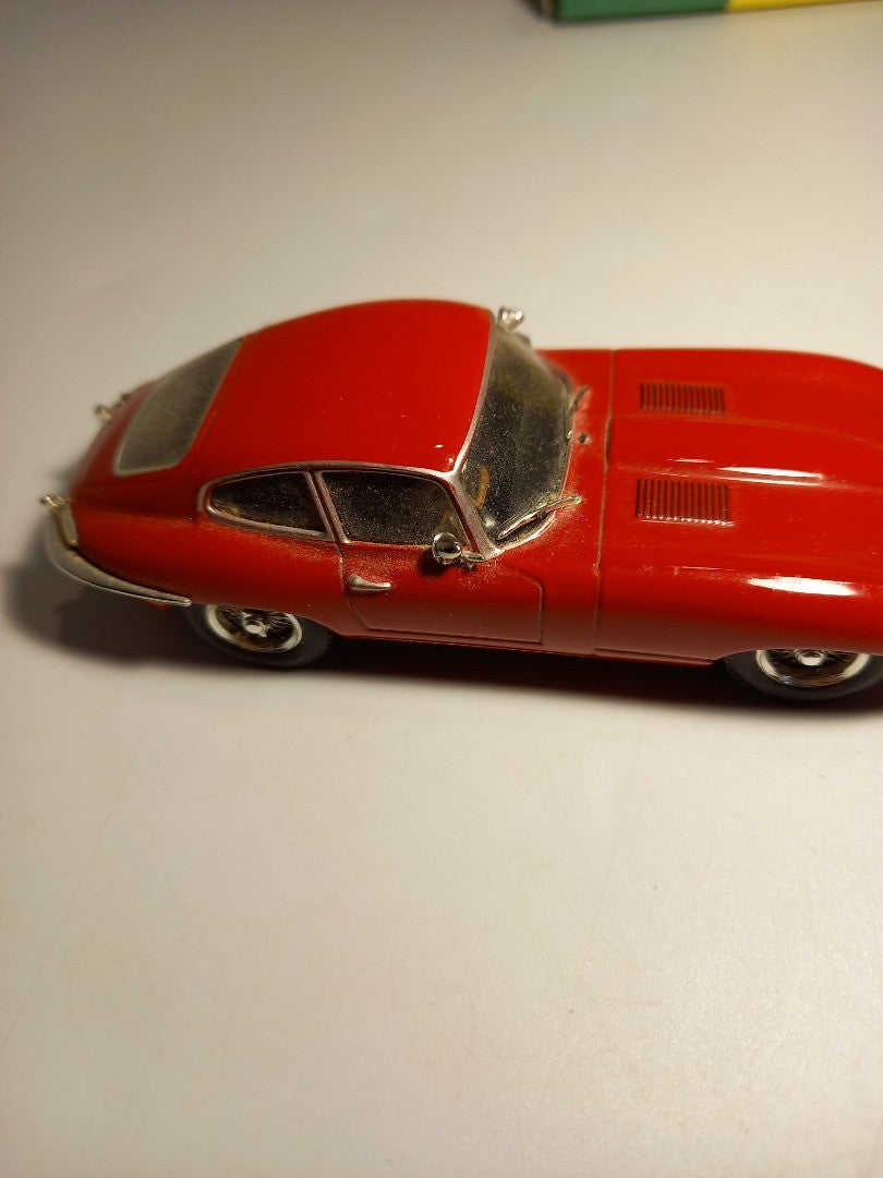 Atlas Editions Jaguar E-Type, 1:43 Red Model Car with Box