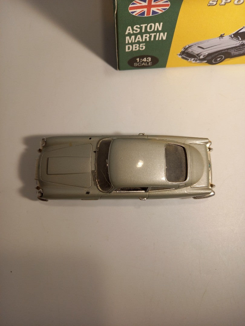 Atlas Editions Aston Martin DB5, 1:43 Silver Model Car with Box