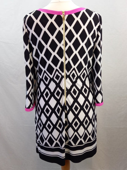 Joseph Ribkoff Retro Diamond Patterned Bell Sleeved Shift Dress - Size L