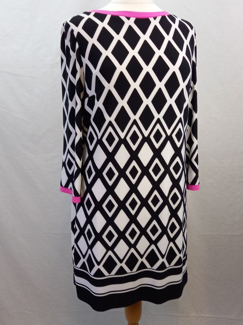 Joseph Ribkoff Retro Diamond Patterned Bell Sleeved Shift Dress - Size L