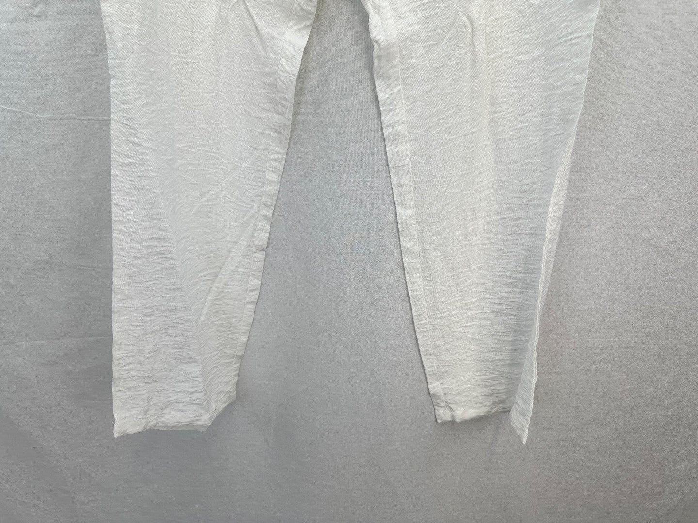 Elenza Cropped White Satin Tapered Trousers Pearl Buttons Size S BNWT