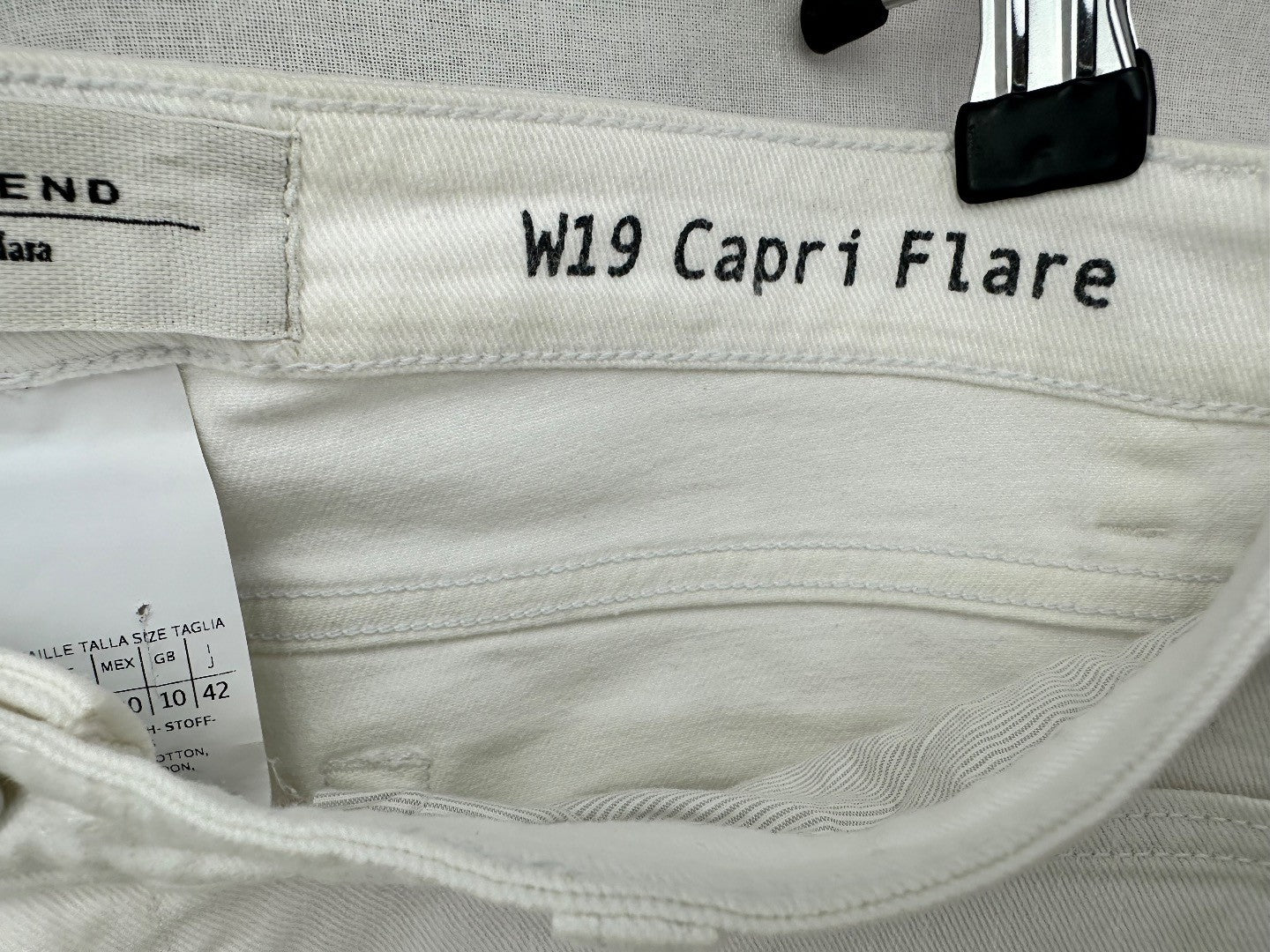 Weekend MaxMara Cropped Capri Flare White Jeans W19 Size 10 VGC