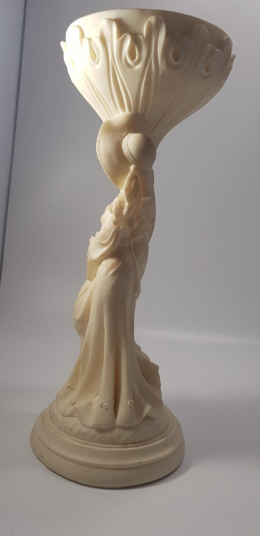 Faro Resin Figurine Lady With Hat and Flowers Vintage VGC