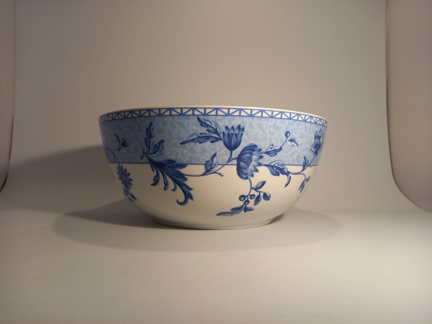 Wedgwood Mikado Bowl Large, Home Blue and White Floral Round Serving Dish