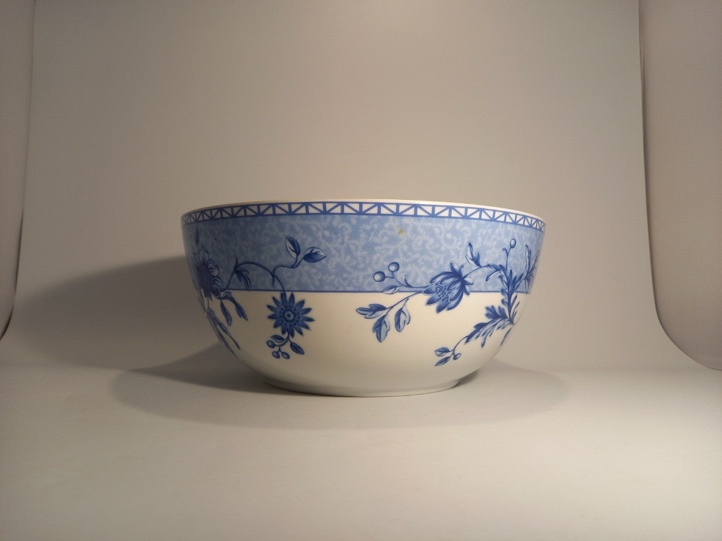 Wedgwood Mikado Bowl Large, Home Blue and White Floral Round Serving Dish