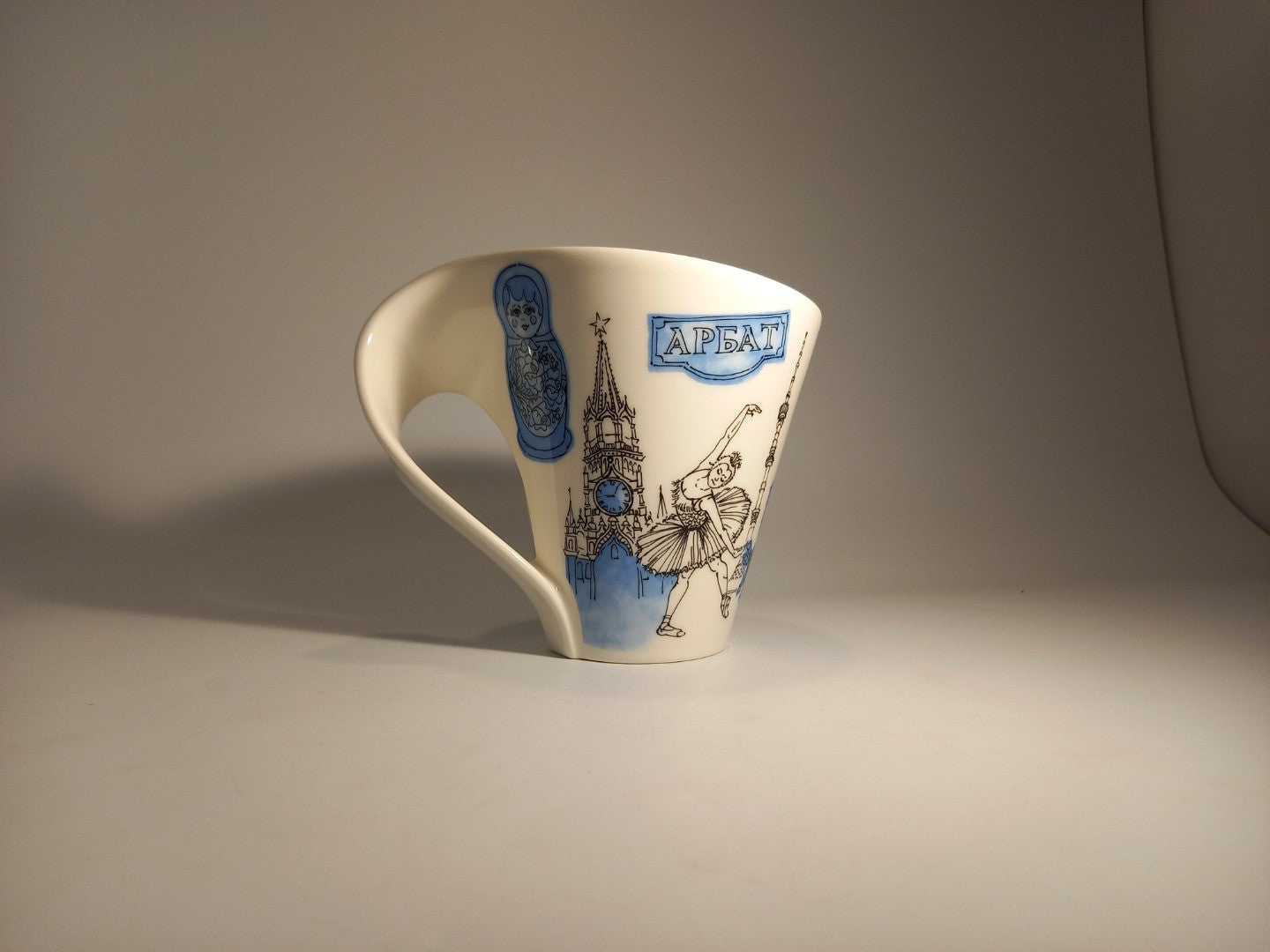 Villeroy & Bosh Mug Moscow, White and Blue City Pattern Cup