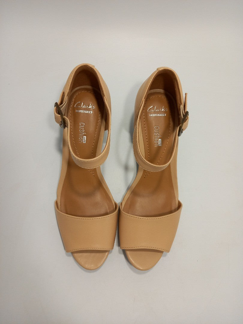 Clarks Sandals High Heels, Women's Size 3.5 Beige Leather 'Brielle Drive Shoes