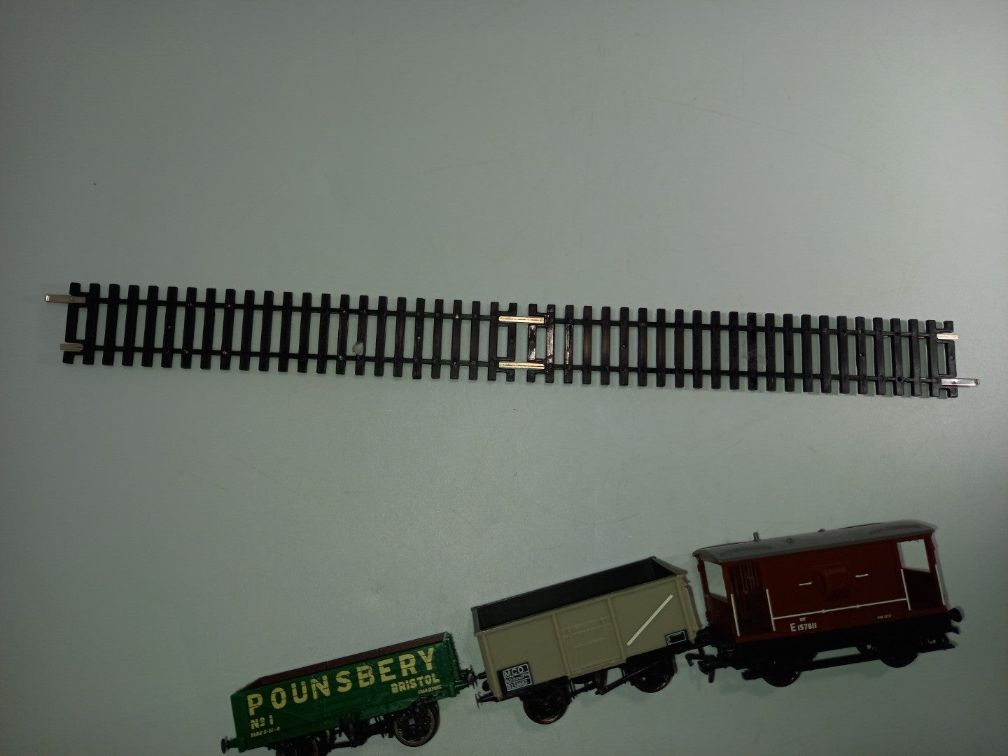 Bachmann Model Train Wagons, 3x Brake Van and Plank Wagons