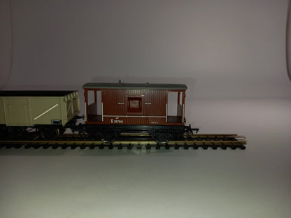 Bachmann Model Train Wagons, 3x Brake Van and Plank Wagons