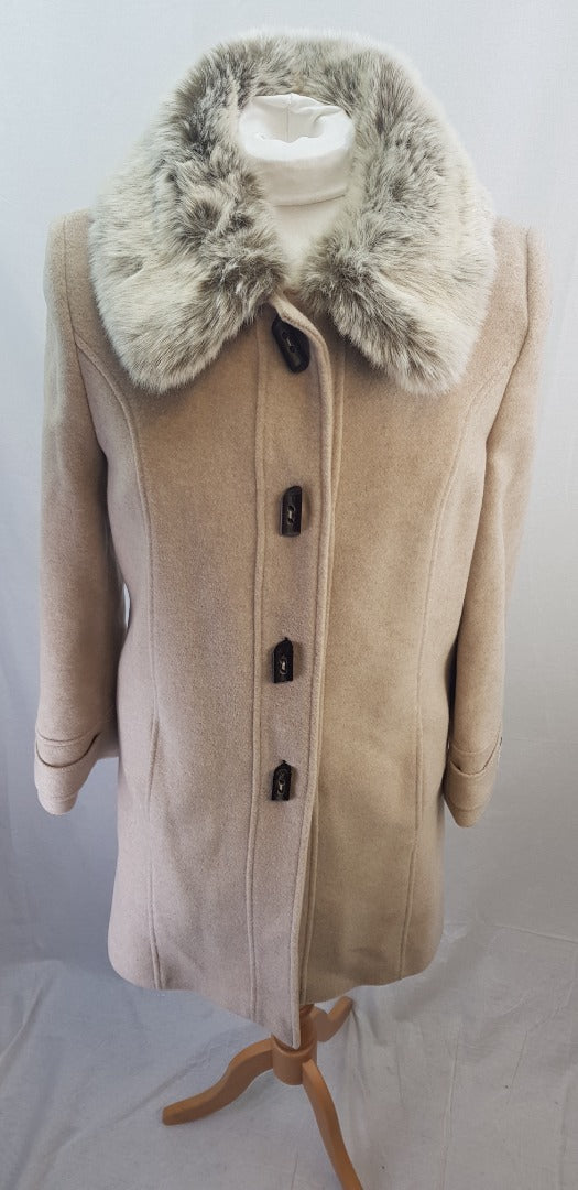 CC Cream Wool Blend Mid Length Winter Coat Size 10 Excellent Condition