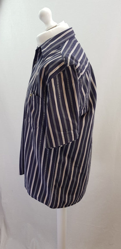 Gabicci Men's Navy Striped Short Sleeve Shirt Size M Excellent Condition