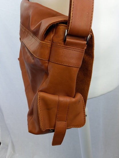 FeynSinn Berlin Tan Soft Leather Unisex Satchel Crossbody Buckle Bag