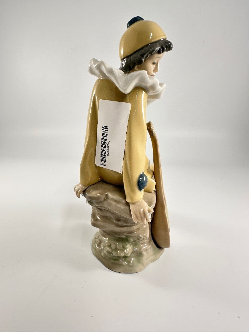 Nao Lladro Porcelain Figurine Pierott Jester Clown Mandolin 1990s Excellent Condition